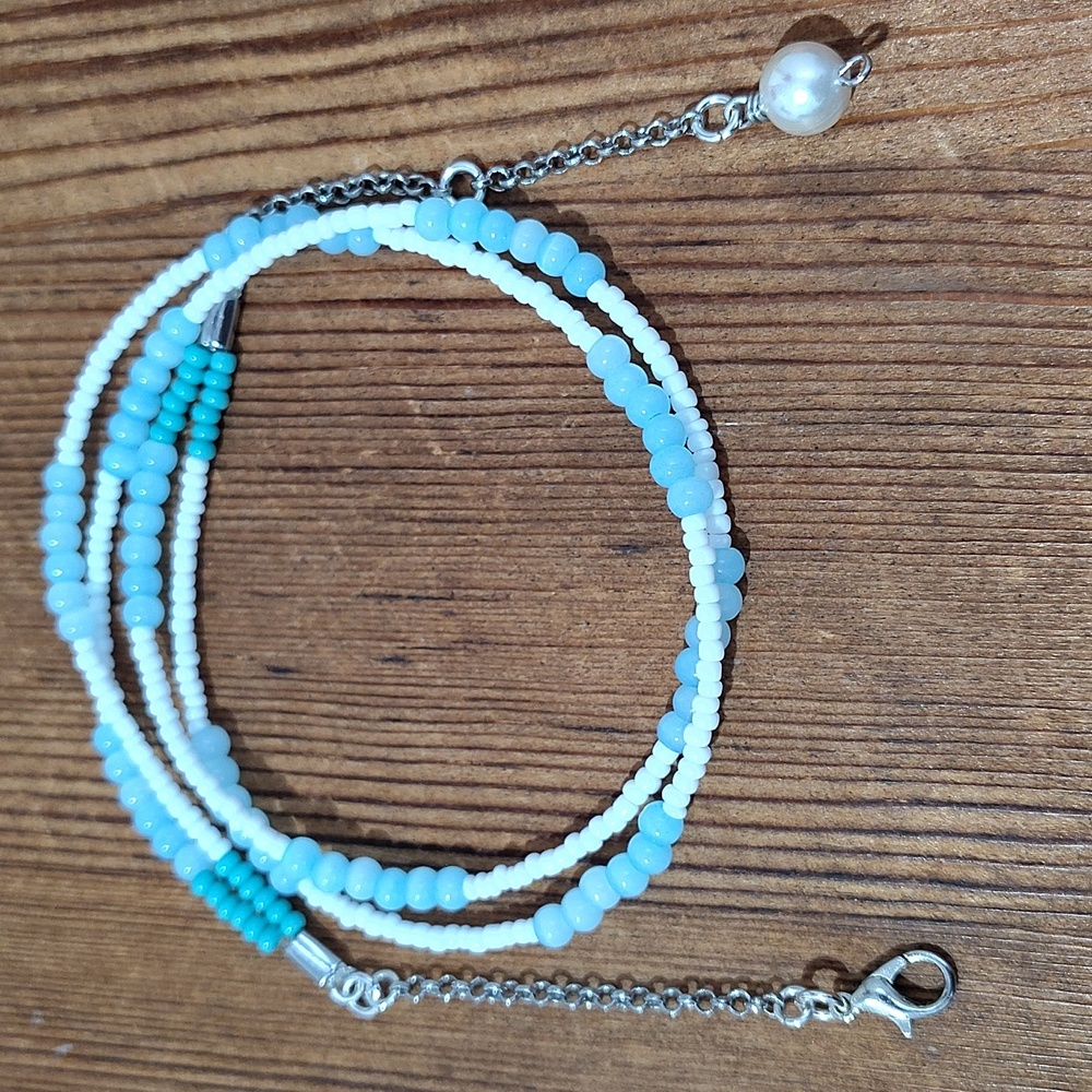 Ladies Choker Style Beach Beaded Necklace, Handmade, White and Blue, 16 Inches - Picture 4 of 4